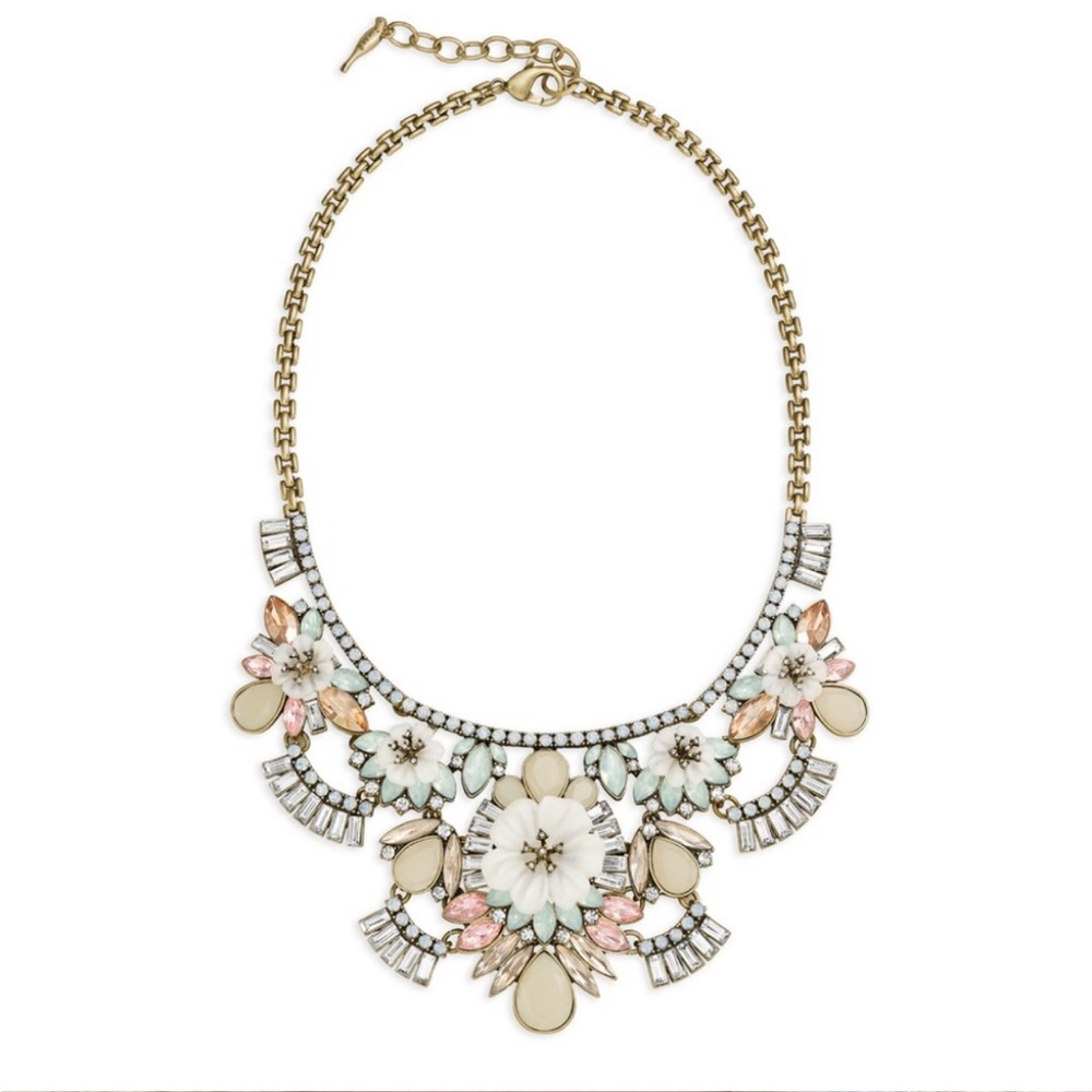 SOLD Chloe + Isabel Bella Fiore Bib Statement Necklace